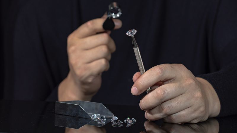 Diamond Color Vs. Clarity: Which Factor Is More Important?